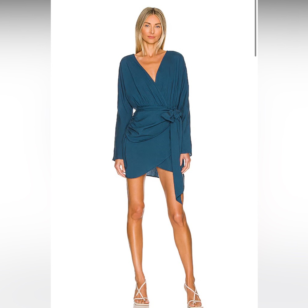 The Lorriana Mini Dress in Navy Blue
L'Academie